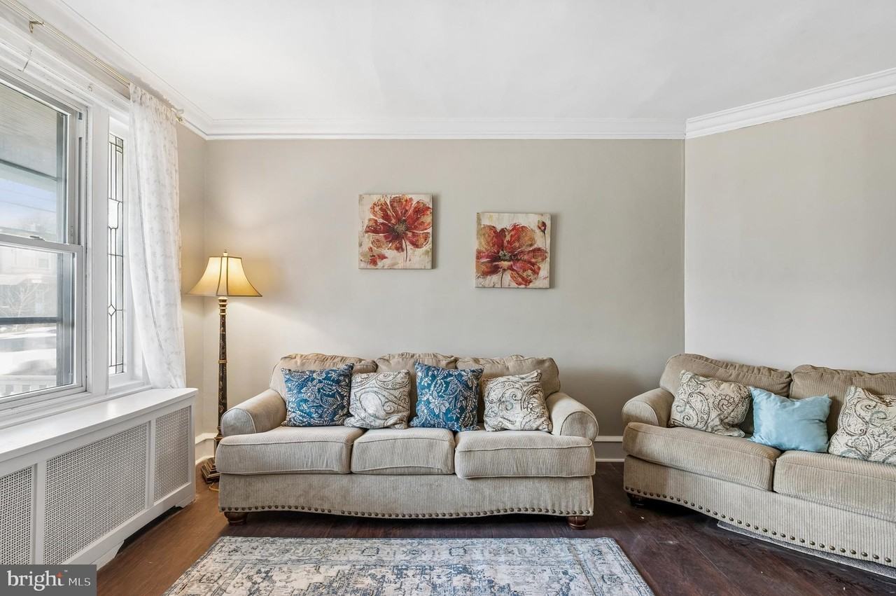 5428 Whitby Ave - Photo 4 of 15