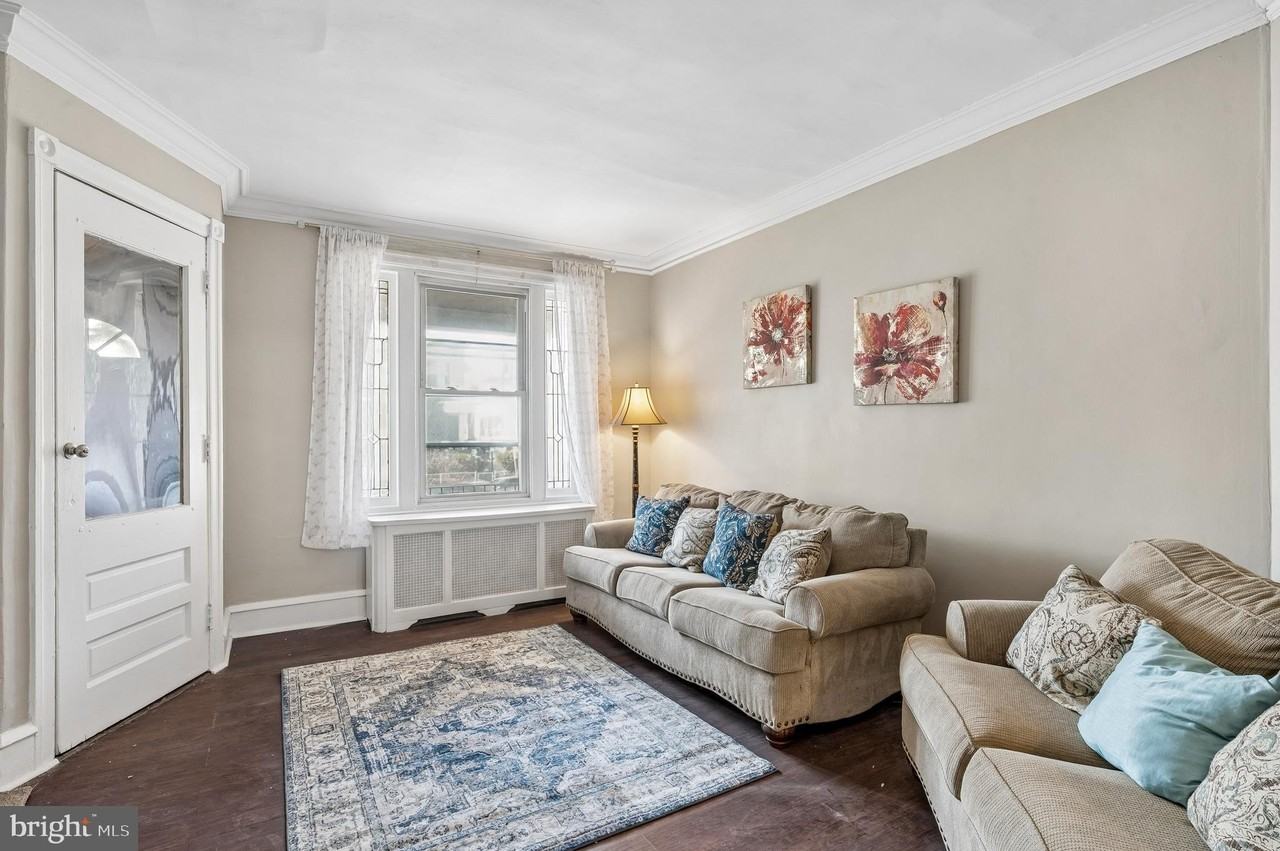 5428 Whitby Ave - Photo 5 of 15