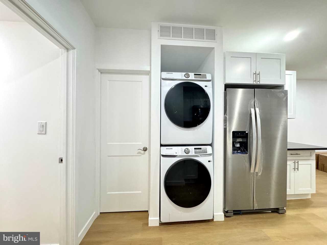 3629 Warren St - Photo 3 of 12