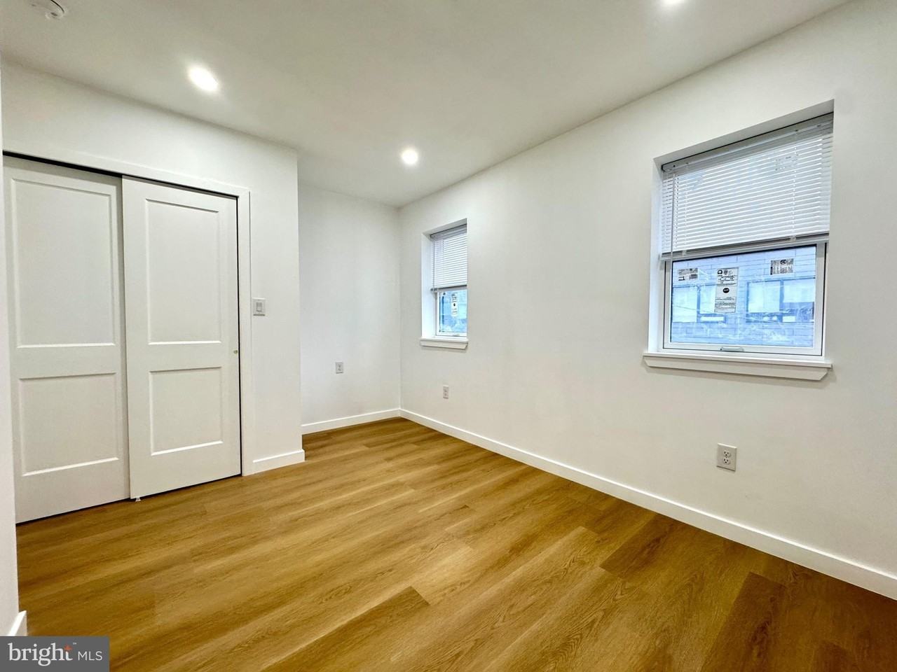 3629 Warren St - Photo 4 of 12