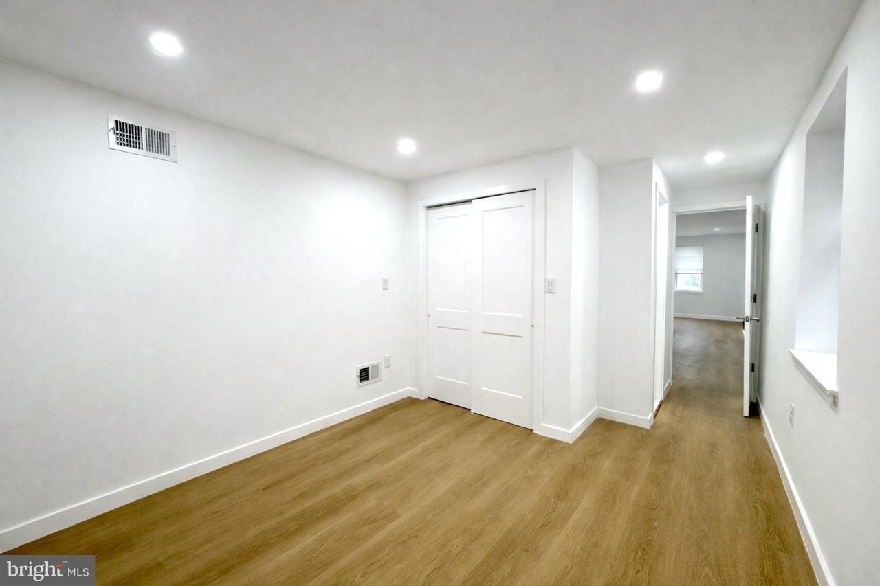 3629 Warren St - Photo 5 of 12