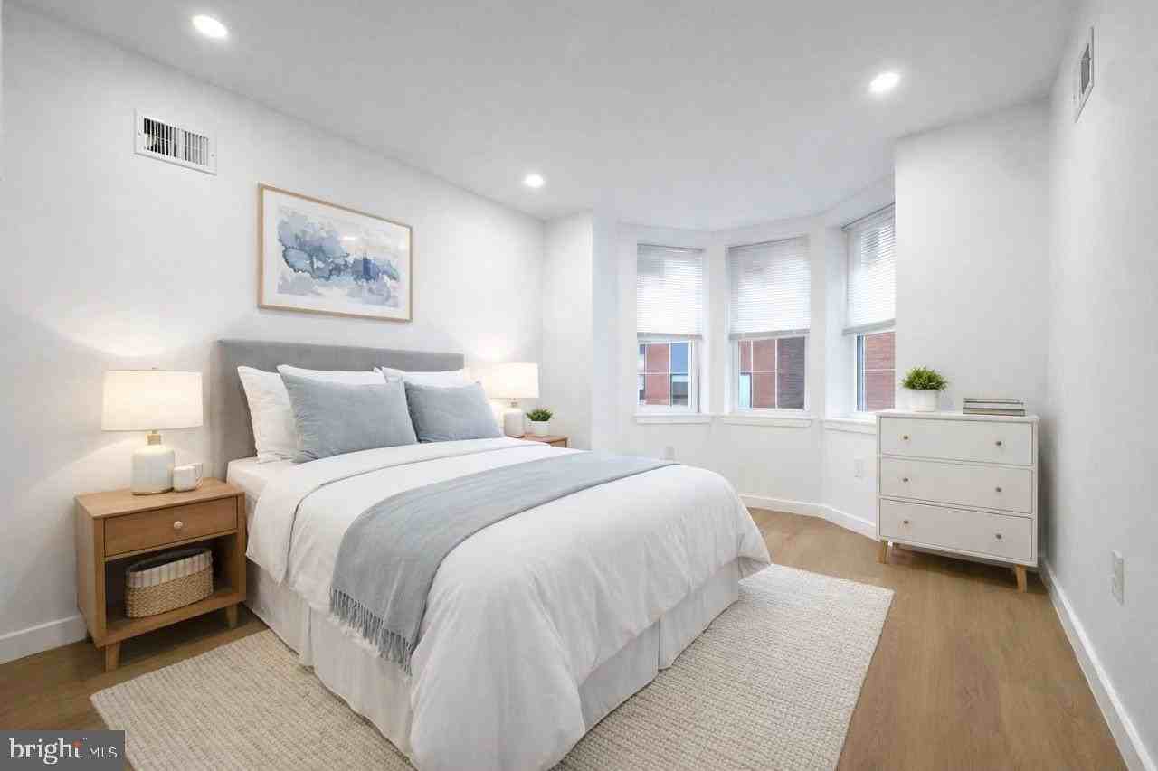 3629 Warren St - Photo 7 of 12