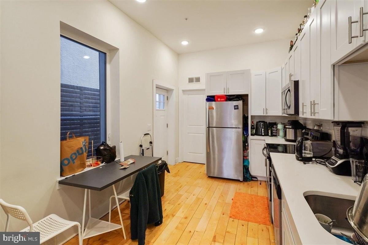 1945 N Gratz St Unit A - Photo 3 of 19