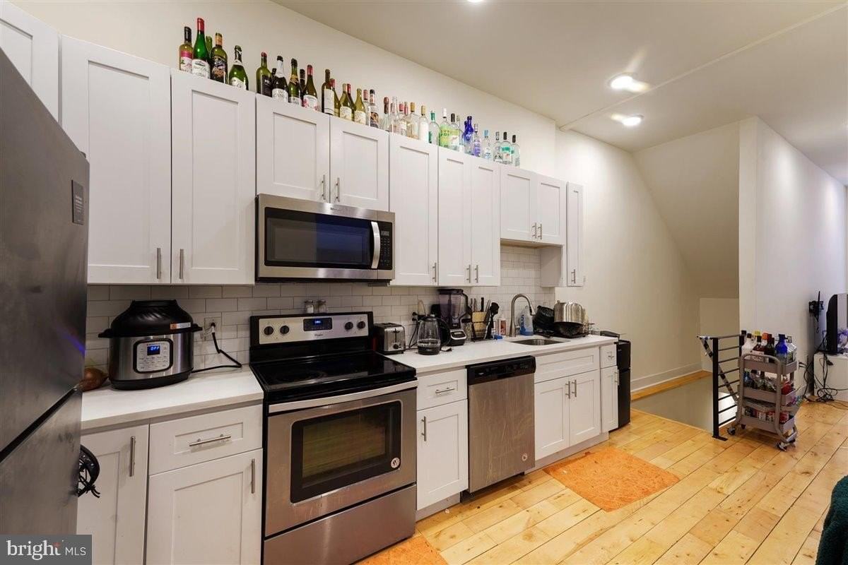 1945 N Gratz St Unit A - Photo 4 of 19