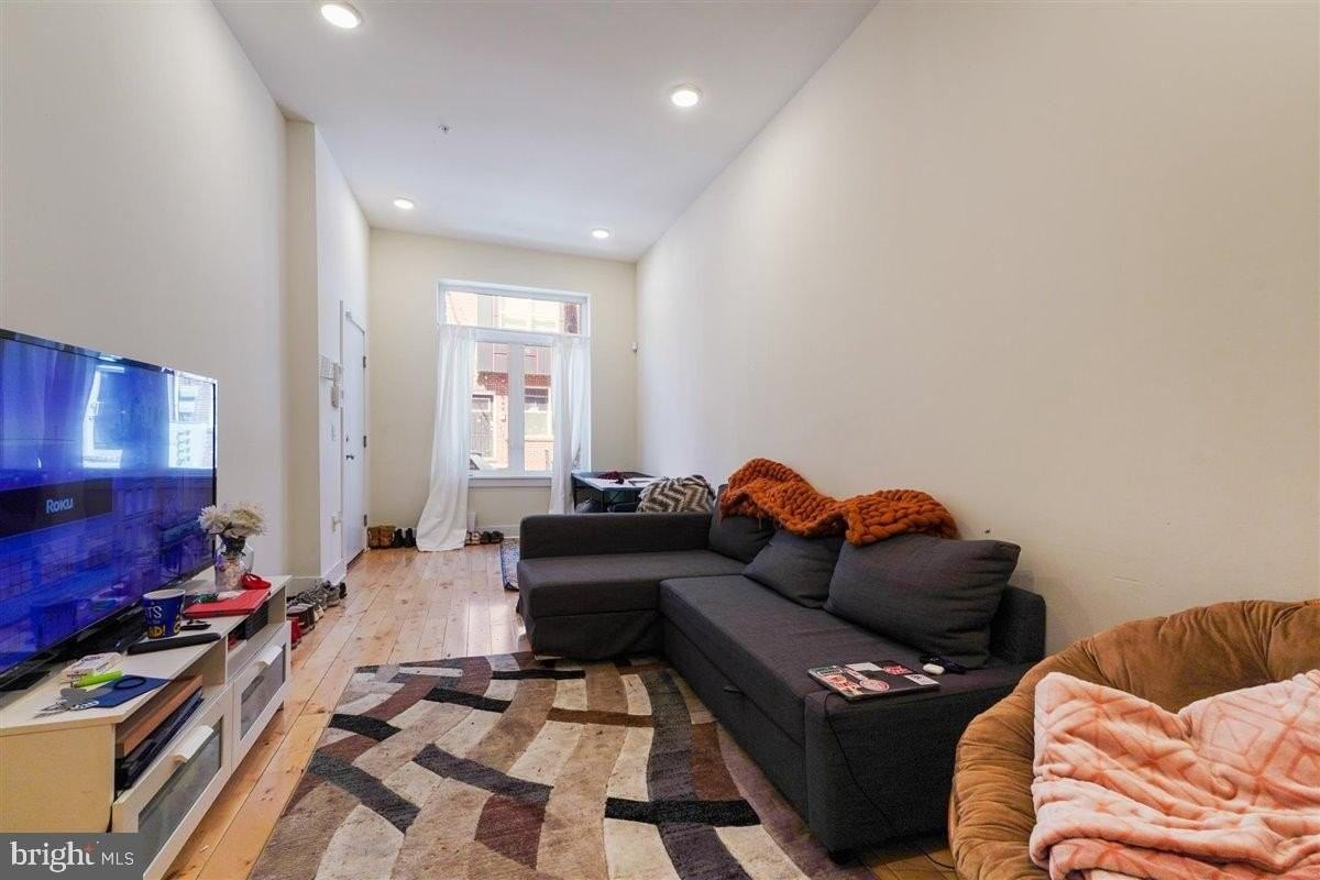 1945 N Gratz St Unit A - Photo 5 of 19