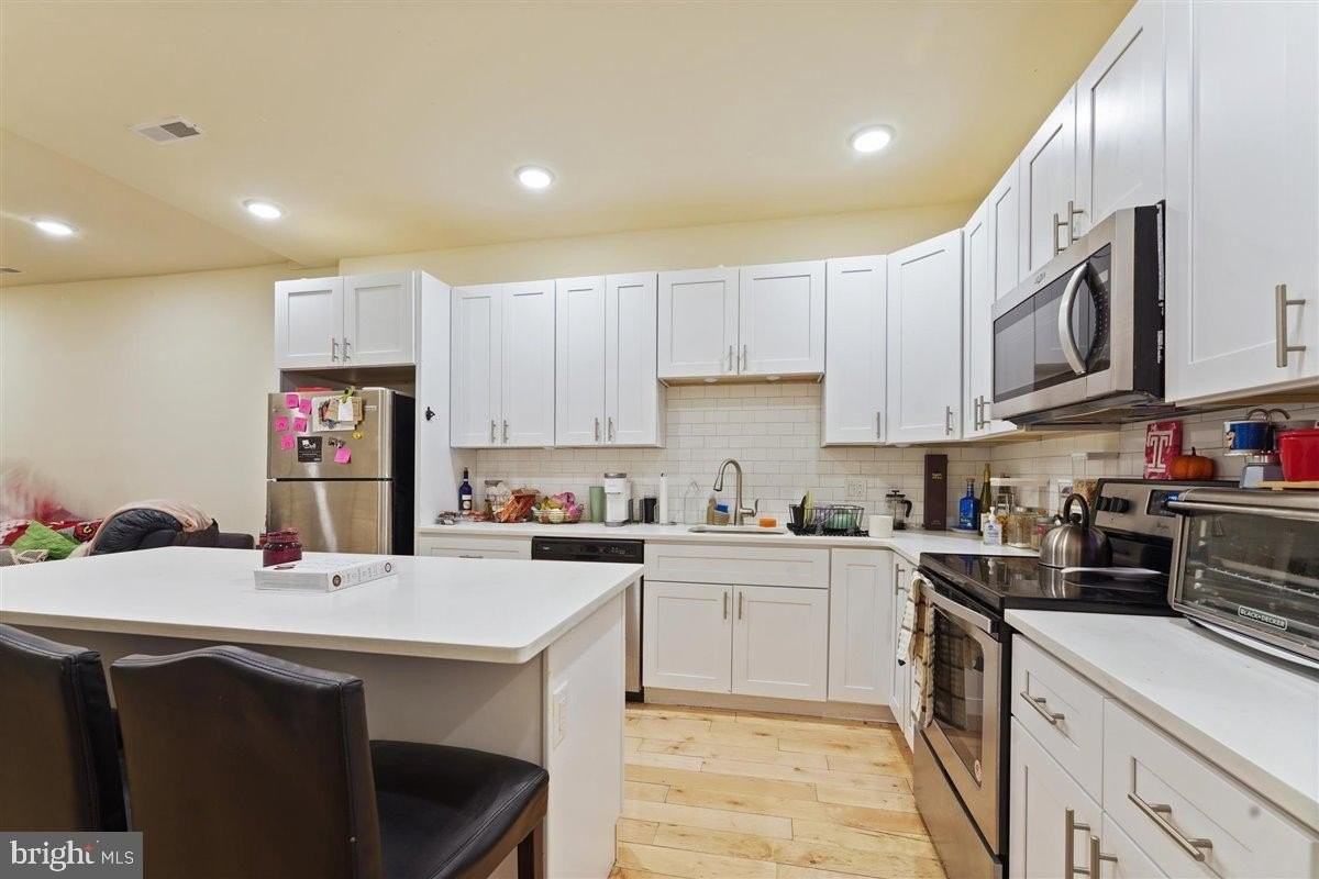 1945 N Gratz St #B - Photo 3 of 15