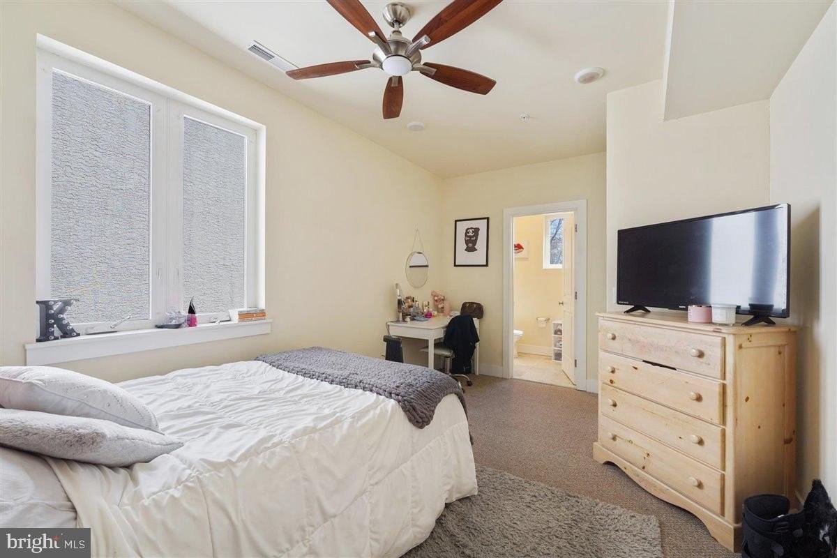1945 N Gratz St #B - Photo 6 of 15