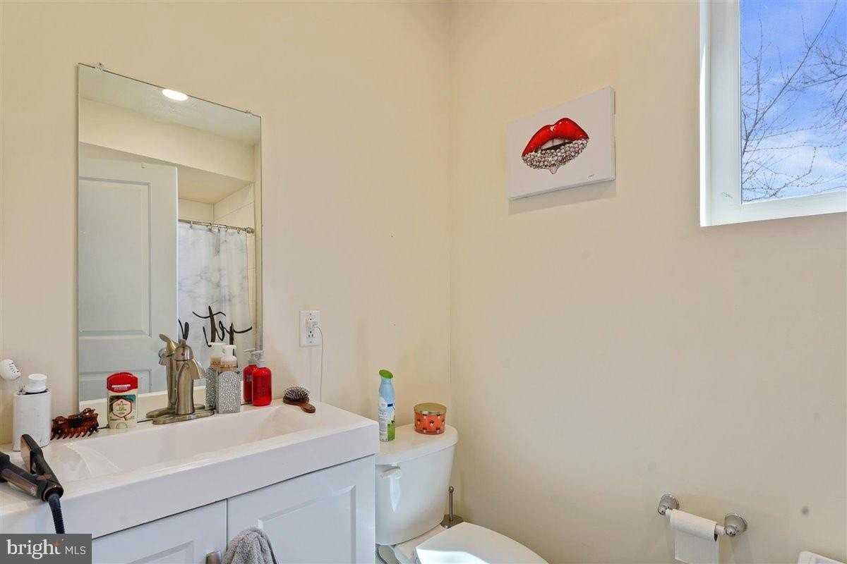 1945 N Gratz St #B - Photo 7 of 15