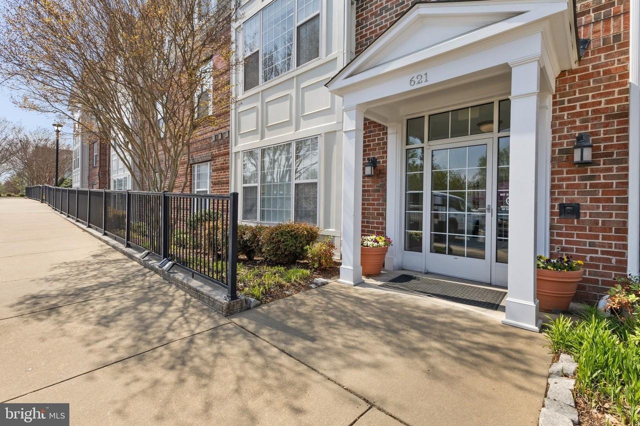 621 Cobblestone Blvd Unit 103 #103 - Photo 2 of 17