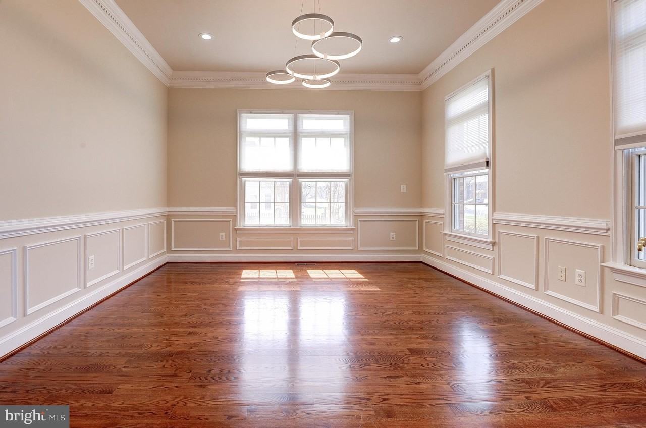 4303 Evergreen Ln - Photo 4 of 50