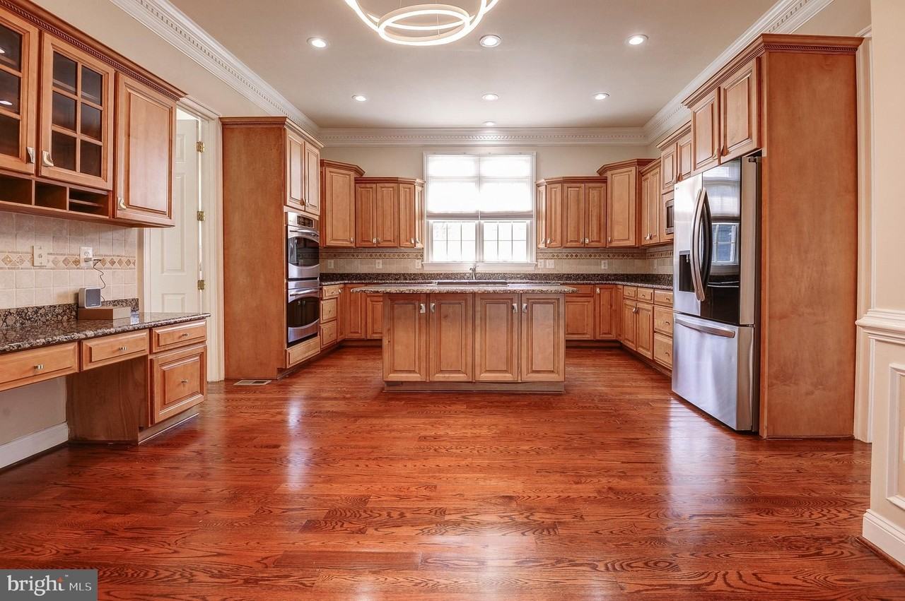 4303 Evergreen Ln - Photo 6 of 50