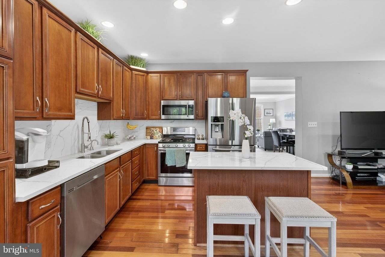 43738 Clemens Ter - Photo 3 of 25