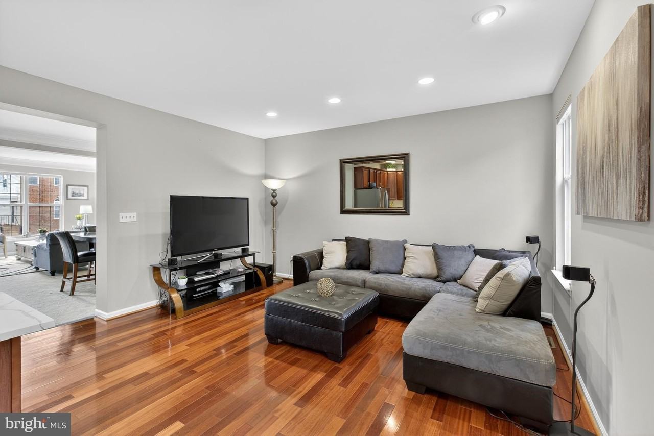 43738 Clemens Ter - Photo 5 of 25