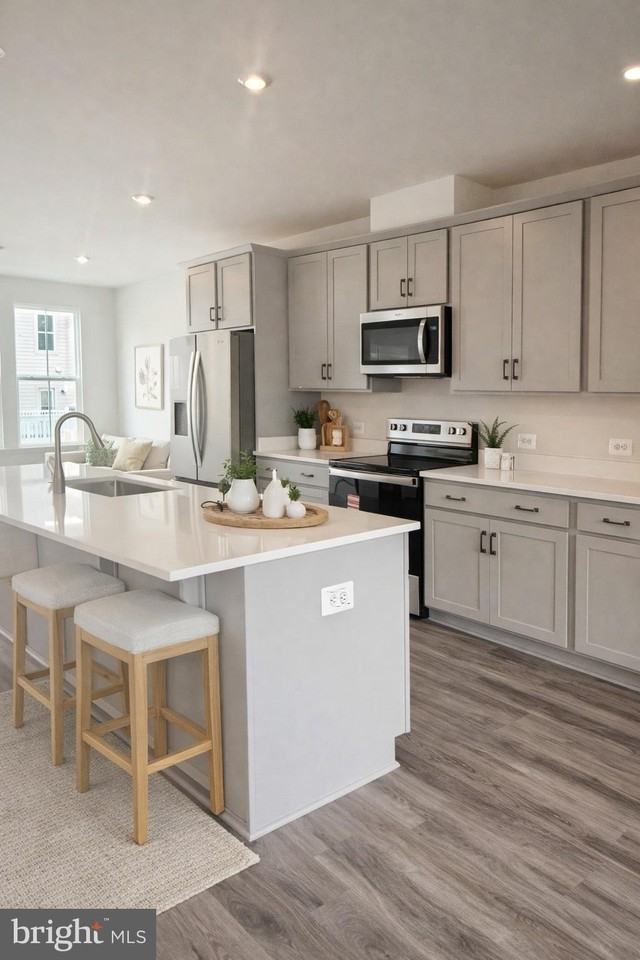 10165 Queens Way - Photo 3 of 12