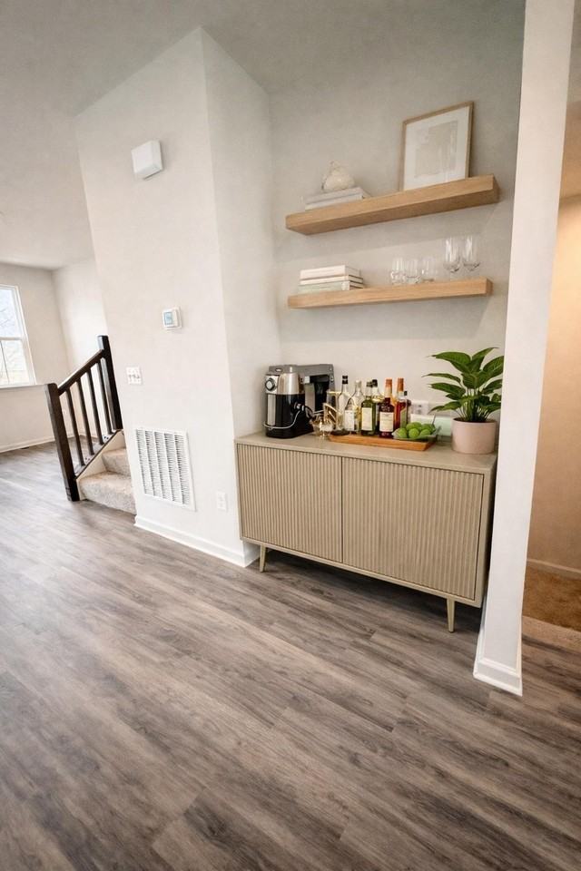 10165 Queens Way - Photo 4 of 12