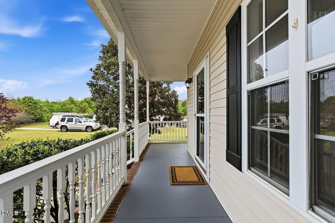 1036 Blue River Farm Dr - Photo 6 of 47