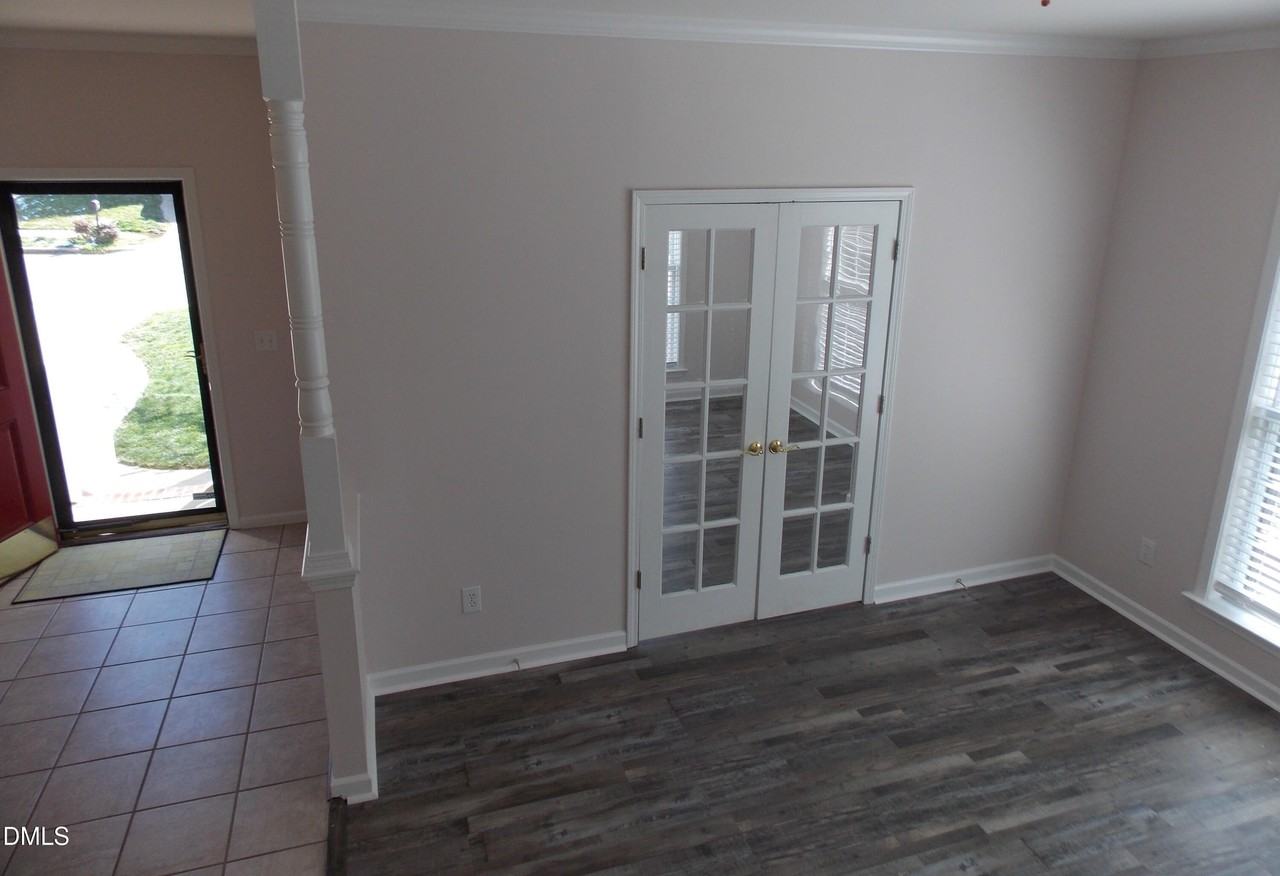 2108 Frissell Ave - Photo 2 of 34