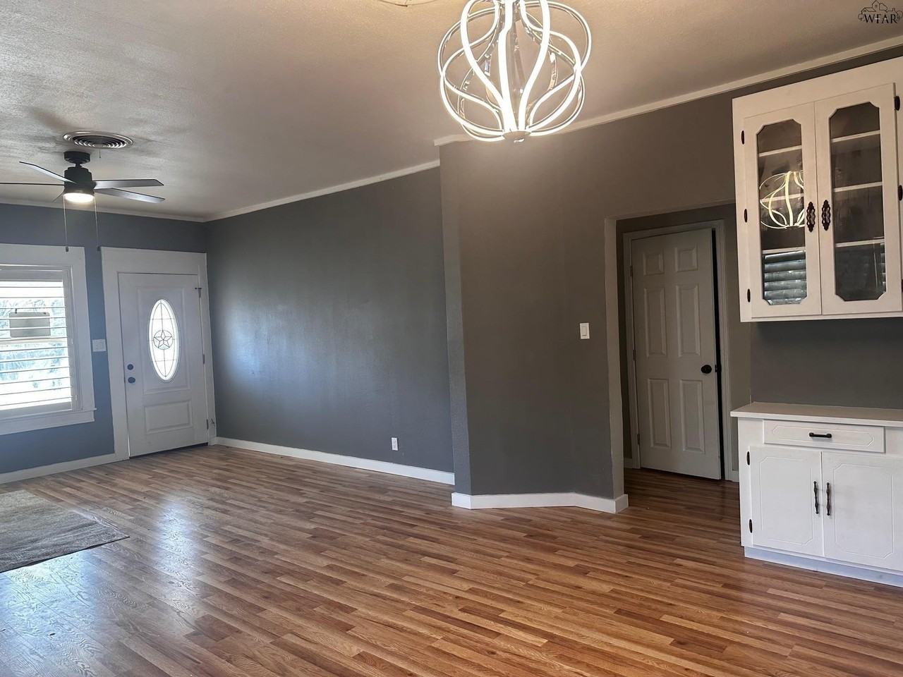 1502 Fillmore St - Photo 4 of 21