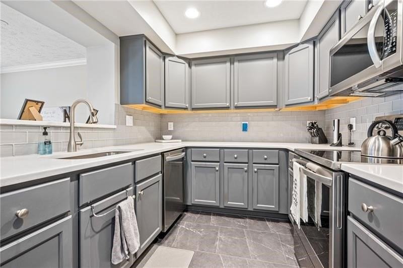 143 Aberdeen Ct - Photo 6 of 25