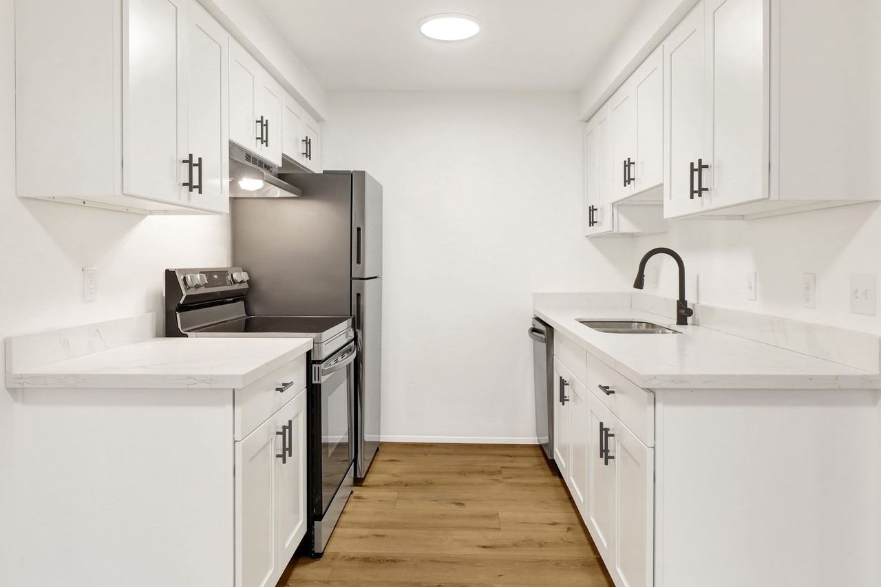 Viking Suites - Photo 2 of 50