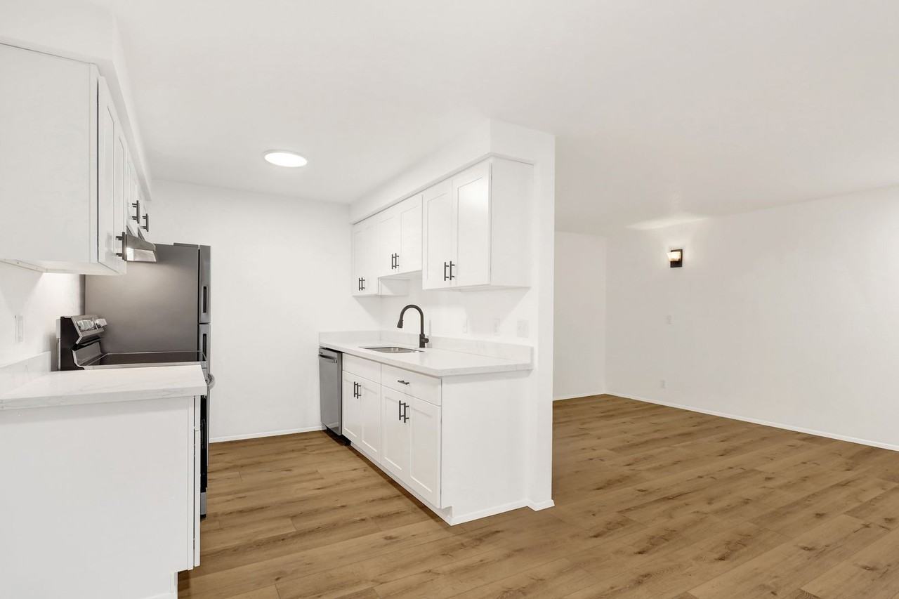 Viking Suites - Photo 6 of 50