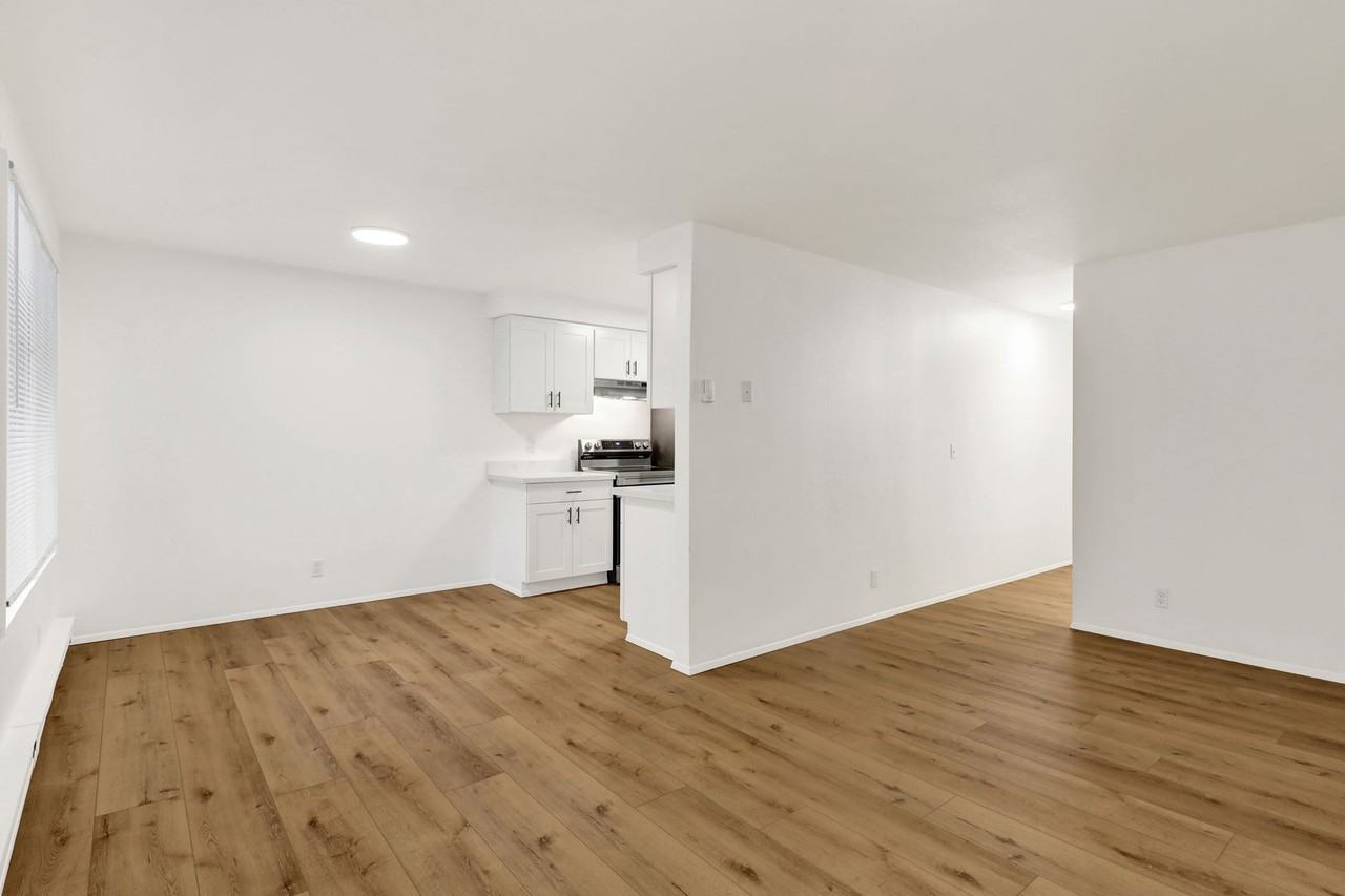 Viking Suites - Photo 7 of 50