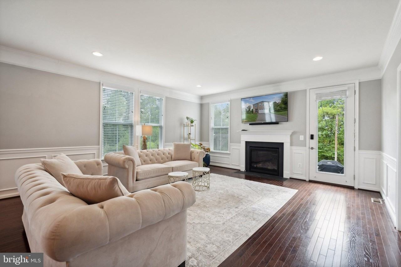 22778 Trailing Rose Ct - Photo 5 of 38