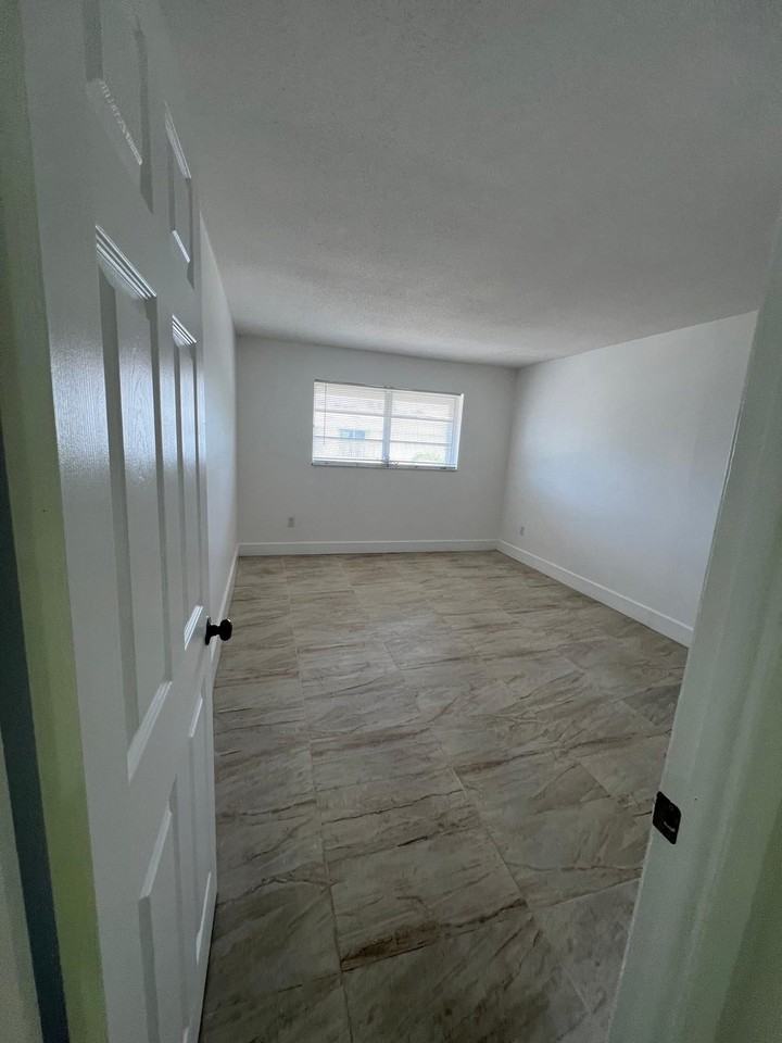 15225 Northeast 6th AvenueApt B309 #B309 - Photo 2 of 12