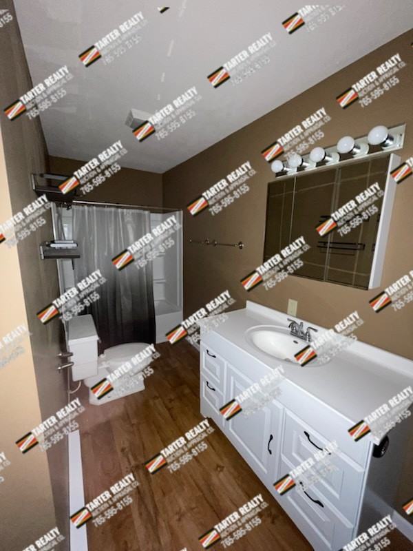 700 S Brown St #1 - Photo 6 of 10