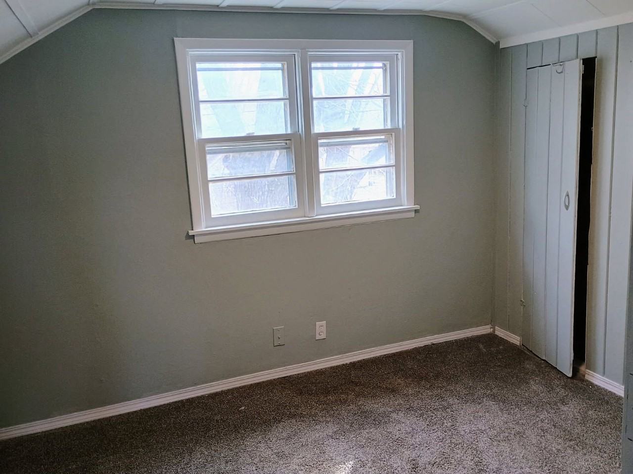 1125 Central Ave N #3 - Photo 5 of 10