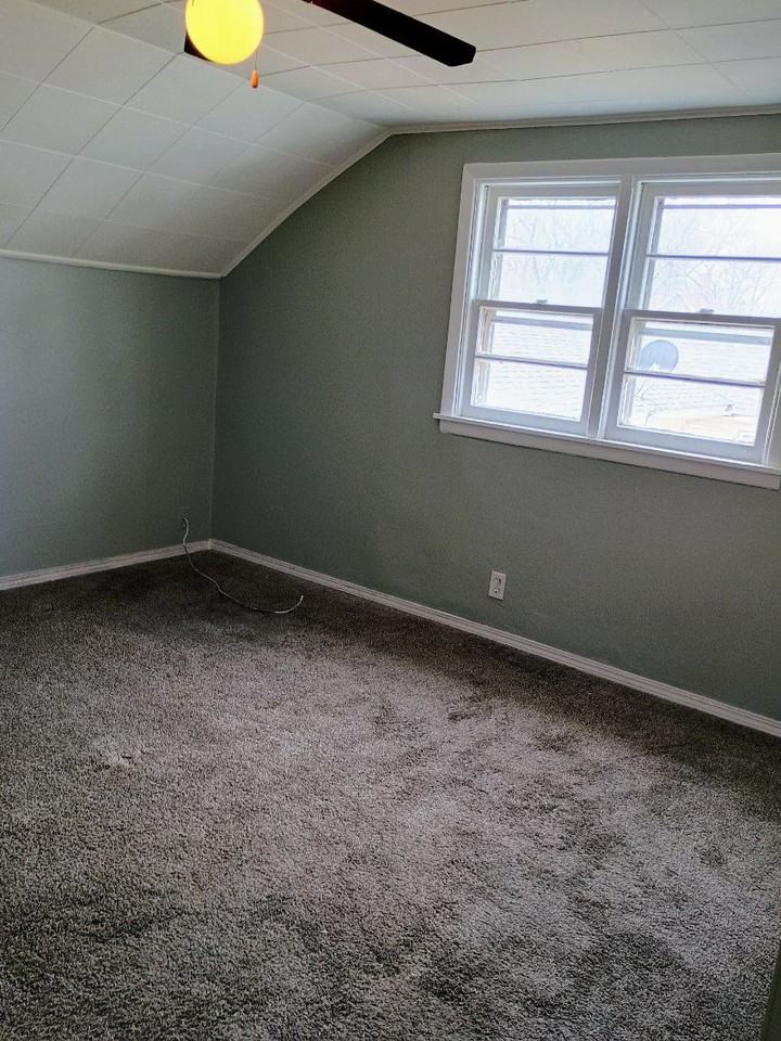 1125 Central Ave N #3 - Photo 7 of 10