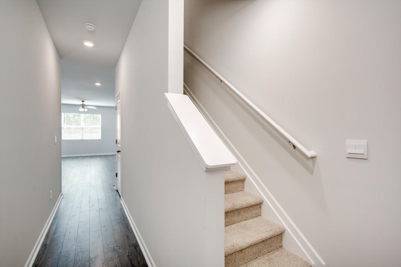 3504 Firestone Dr #1 - Photo 4 of 32