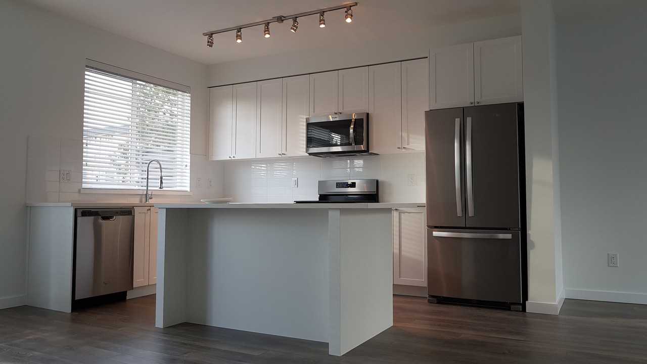 16337 15 Avenue #4 - Photo 7 of 31