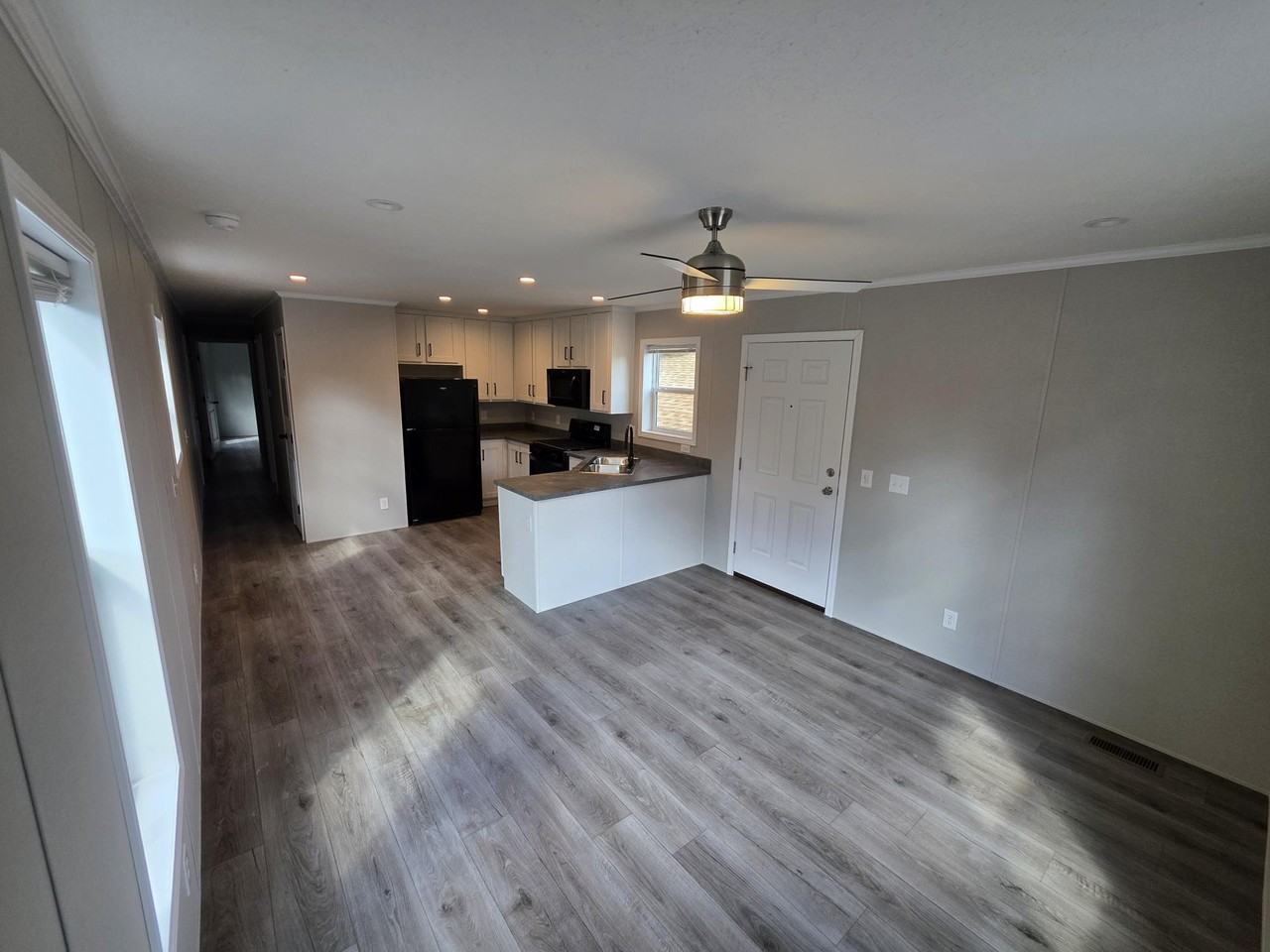 16 Thomas Ln #431 - Photo 3 of 32