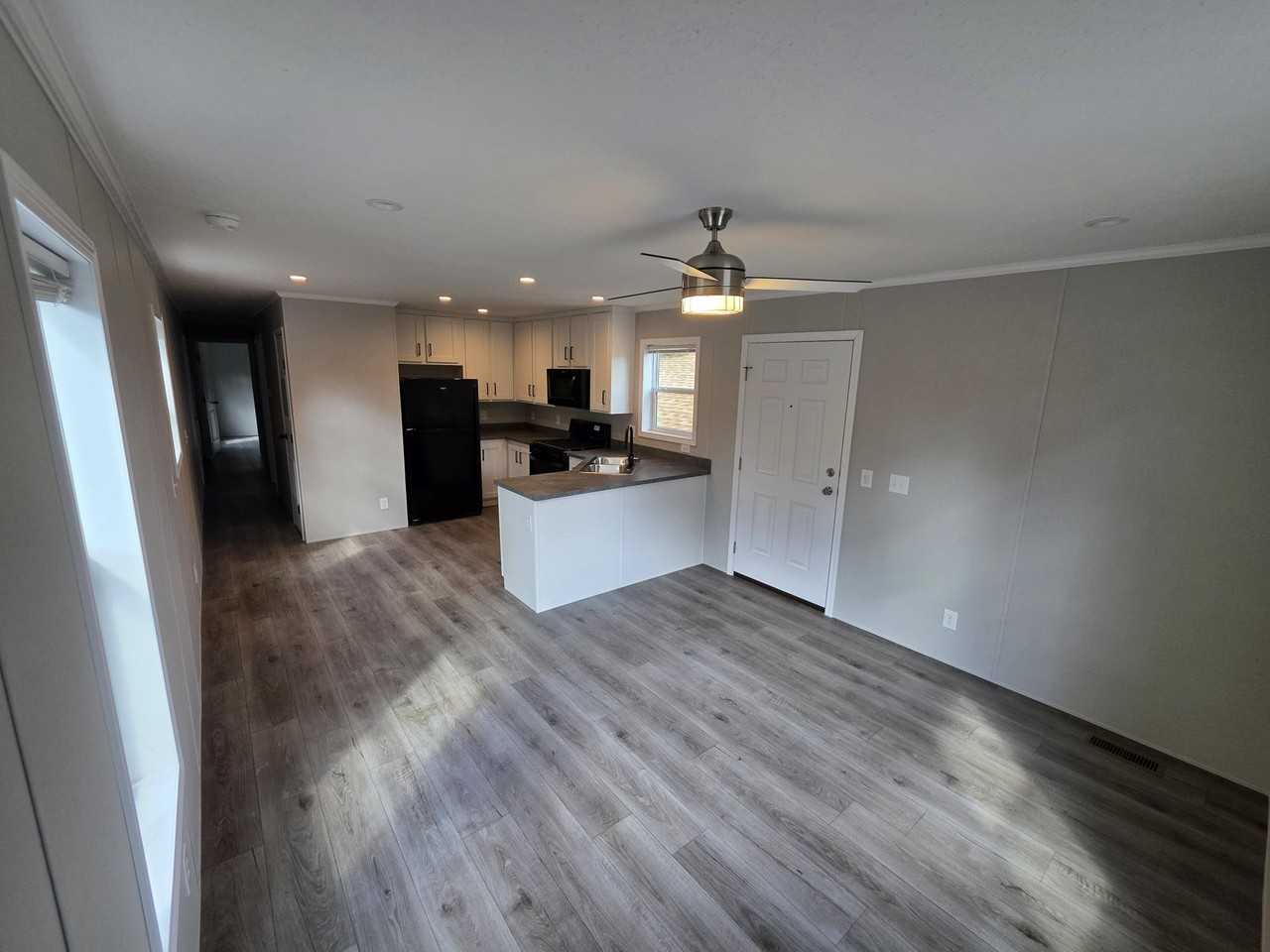 16 Thomas Ln #431 - Photo 4 of 32