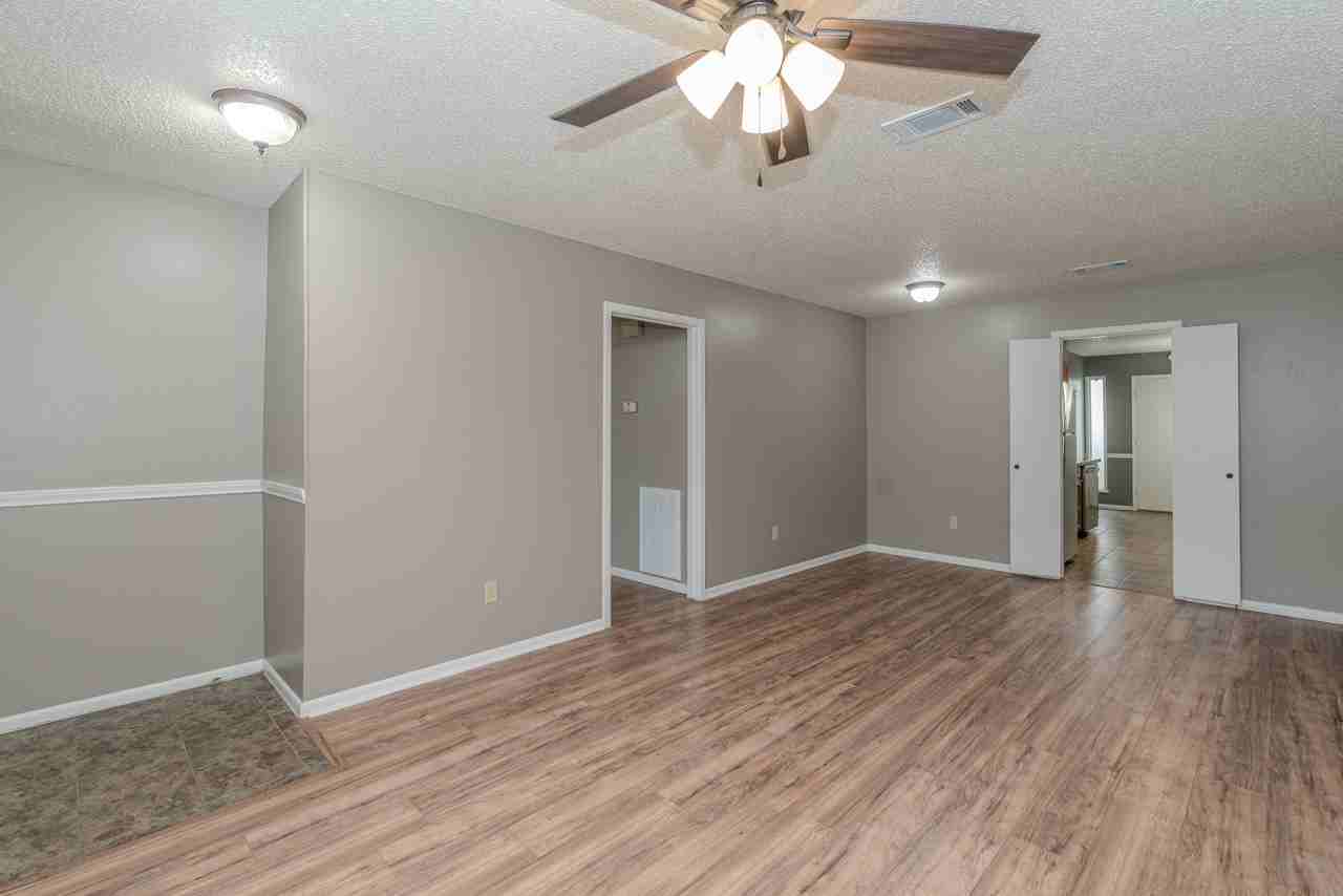 6638 Lexington Dr - Photo 3 of 22