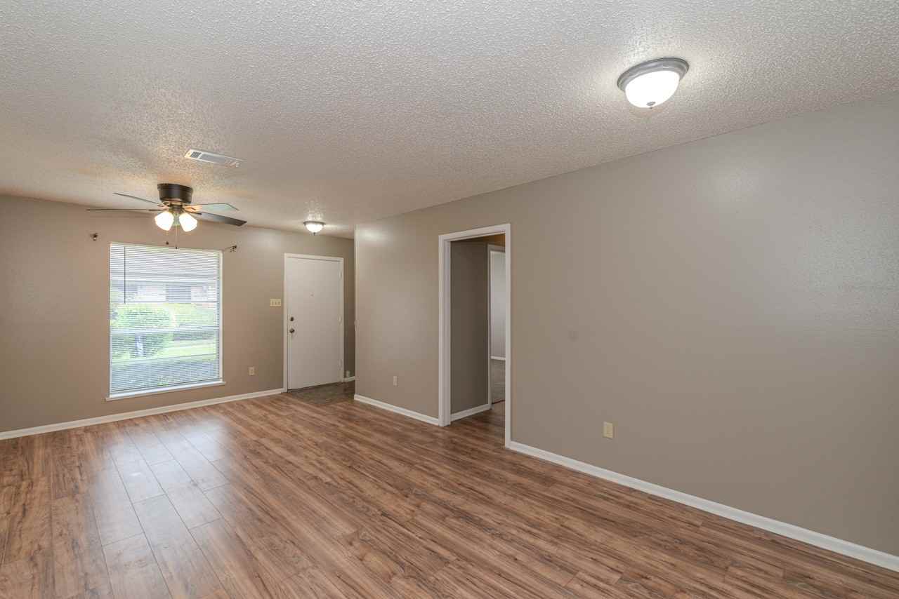 6638 Lexington Dr - Photo 4 of 22