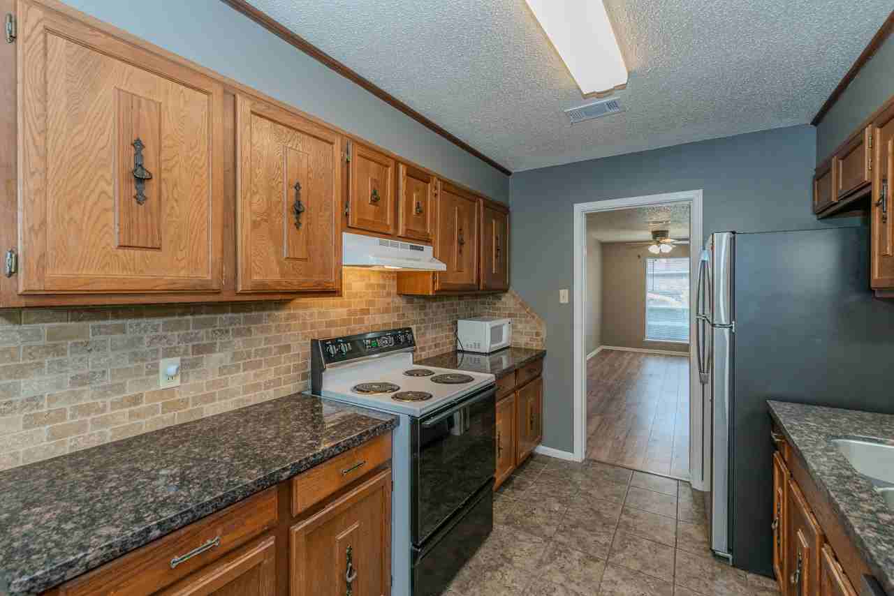 6638 Lexington Dr - Photo 5 of 22