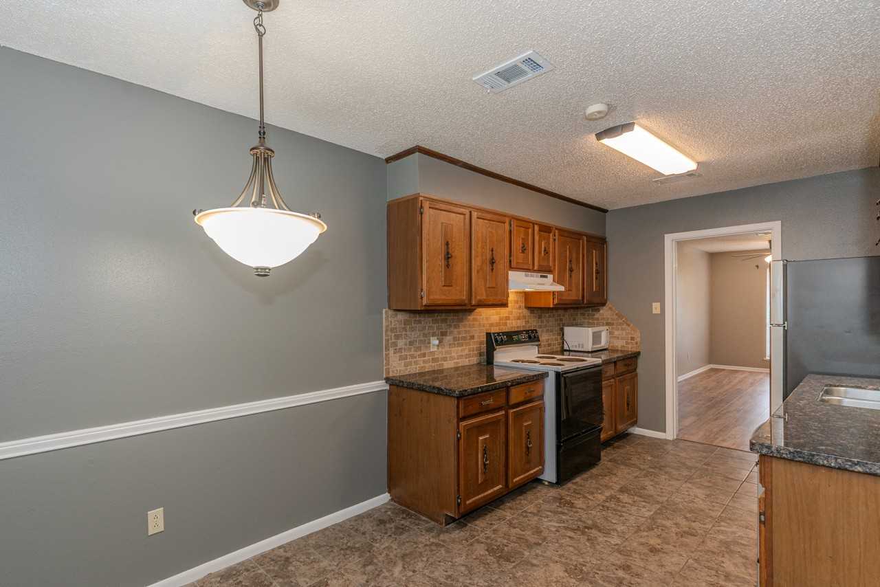 6638 Lexington Dr - Photo 7 of 22