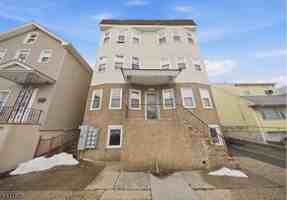 featured image of 437 Elm St