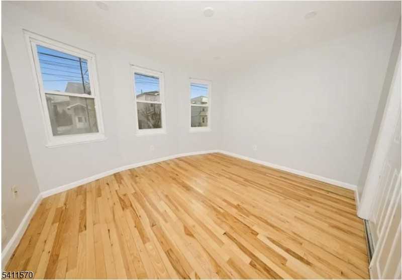 437 Elm St Apt 1l - Photo 2 of 14