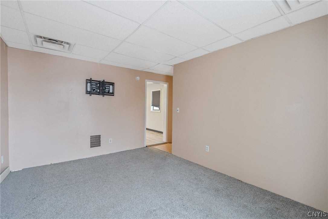 103 E 7th St - Photo 3 of 15