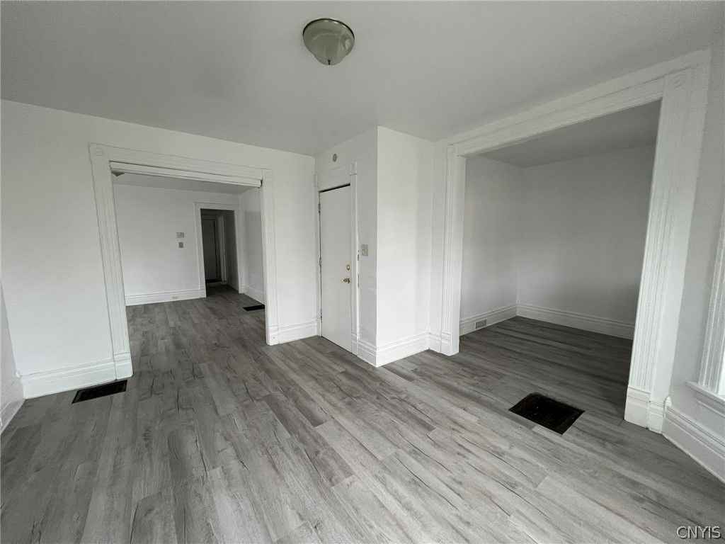 229 Kellogg St - Photo 4 of 30