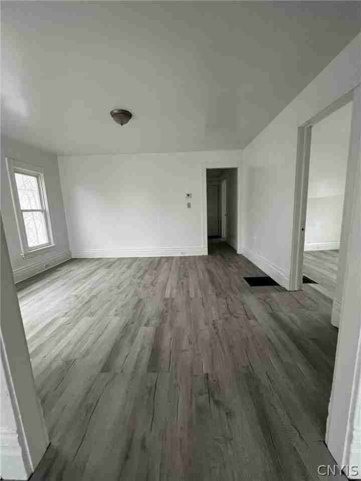 229 Kellogg St - Photo 7 of 30