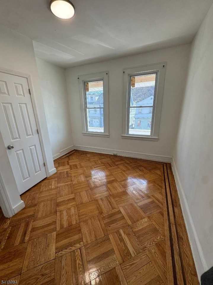 149 Brookside Ave - Photo 3 of 8