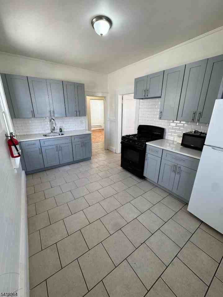 149 Brookside Ave - Photo 6 of 8
