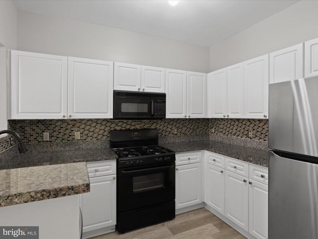 12909 Alton Sq ##303 - Photo 4 of 31