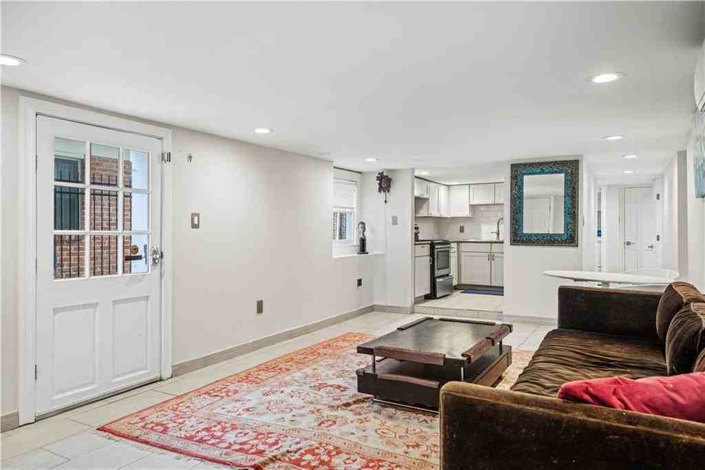 2429 Octavia St - Photo 2 of 17
