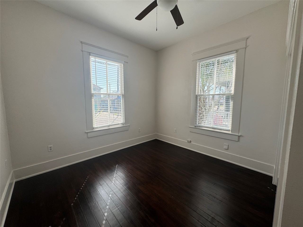 801 8th St - Photo 5 of 12