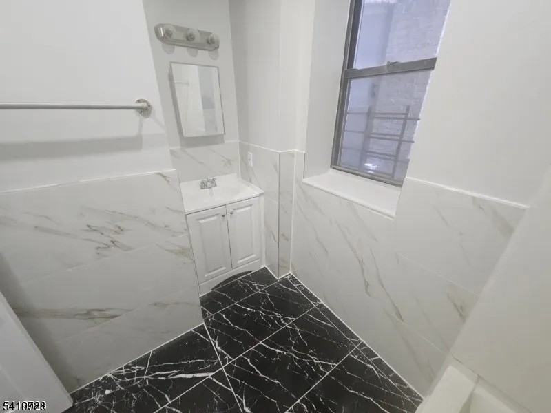 150 Broad St - Photo 5 of 9